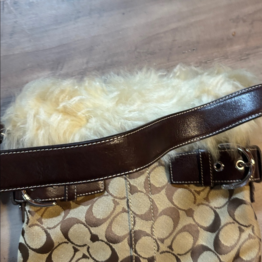 Coach Brown and Cream Crossbody Bag with Fur Trim - Picture 6 of 6